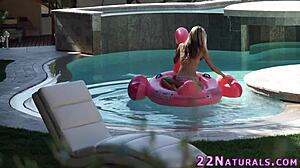 hey slender beauty, want to sixtynine in that bikini outdoors?