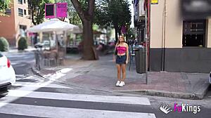 Lorena Lopes shares her bareback fuck recipe with chicken.