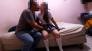 Ingenua Alumna Mexicana Culea Con Vecino Por Regalos En Casa Casera