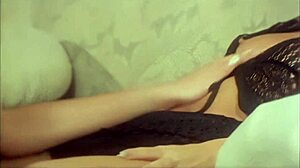 אני אוהב איך מוניק וסונדרה חולקות את הזין הקשה שלי