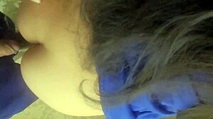 抓到拉丁女学生在学校厕所快速做爱？