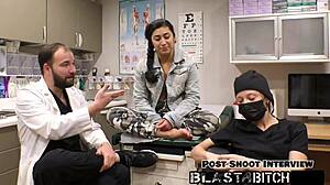 Jasmine Rose dostává tvrdě do zadku a stříká se na ni