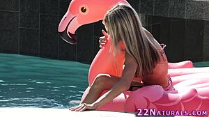 hey slender beauty, want to sixtynine in that bikini outdoors?