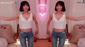 BJ Winter가 섹시한 한국 댄스 공연