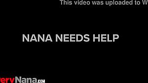 Perfektní nevlastní babička s velkými kozy touží po pomoci nevlastního vnuka pro sex?