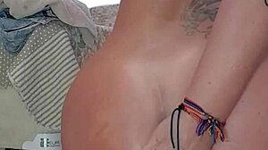 Stick vibrator in my ass, come jerk off with me!