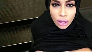 Hyjabxxx Arab Victoria June sucks big cock in POV