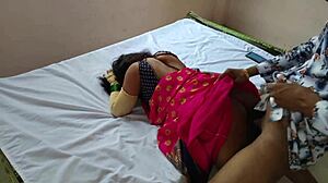 खटिये पे लिटा कर कामवाली बाई कि काउ पोजिसन मे चुदाई