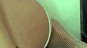 Stick vibrator in my ass, come jerk off with me!