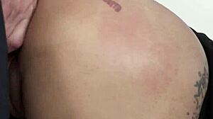 Babe Asiática Magra Jureka Del Mar Esticada Pelo Pau Italiano Grande