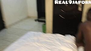 i'm a young waitres and i cant resit the temptaton