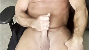 Bodybuilder Feels Intense Pleasure From Four Cumshots In 24 Hours