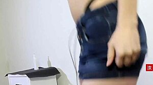 Ever wonder how two Asian masseurs give a ginger double penetration? Bananafever delivers!