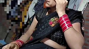 indian beautiful bhabhi pisses in black saree