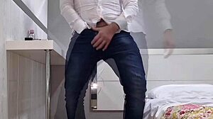 ansima e geme, cazzo enorme, sborra... apri bocca e bevi sperma