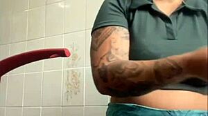 Big Pussy Flashing Exhibitionist Shows Swollen Rachada Intensely