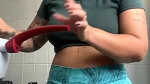 Big Pussy Flashing Exhibitionist Shows Swollen Rachada Intensely