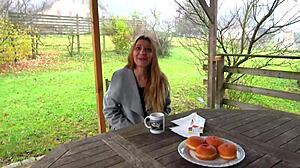 Elle Aime Aller Au Charbon Cette Coquine De Jessie In Mmf Threesome