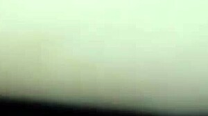 Ninfeta ruiva gostosa de 18 anos dando a buceta virgem em praia pública - casal akira