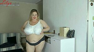 Huge Bouncy Natural Tits On Curvy BBW