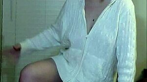 can this beautiful pregnant woman handle the fuck machine?