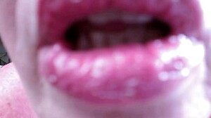 dawnskye1962 shares seduction story from girlfriends mom perspective