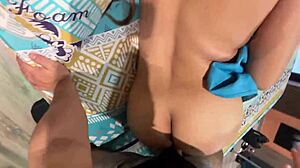 madrastra culona despierta con una verga en el coño y sigue descansando cubierta de semen