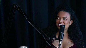 Gaúcha Yasmin Sheer Red in bisexual swingers group sex