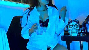 yo, watch blue masturbate live with her massive dildo for you