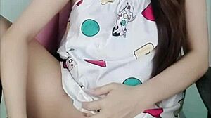 thai girl ninew loves solo pussy play, so horny! 😍
