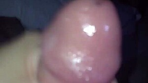 i cum on my red nails with my hand