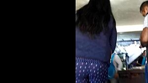 Voyeur spying on culo en las quesadillas!