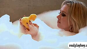 Horny guests! Enjoying erotic games in a wild foursome house!