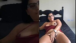 Professorinha safada cuspe peito e gozo na cara do aluno