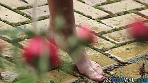 kinky slut tugs cumshot