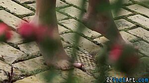 kinky slut tugs cumshot