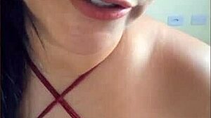 Professorinha safada cuspe peito e gozo na cara do aluno