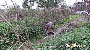 damn, i caught this pretty girl peeing outdoors