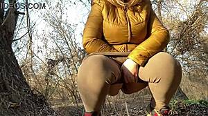 Il corpo curvy della suocera matura nel roleplay.