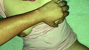 Amateur Latina teen banging with juicy close-up creampie action