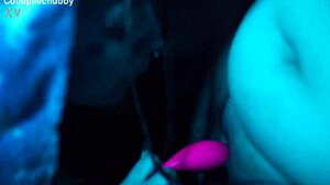 Tickle my feet and pussy with your friend