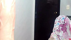 Mizukiimoon Shows Pregnant Pussy On Cam