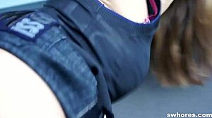 Picking Up Gorgeous Street Slut For Fucking In Car For Cash