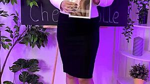 Nylon club features sisi in pantyhose