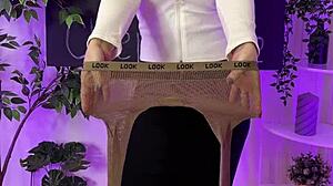 Nylon club features sisi in pantyhose