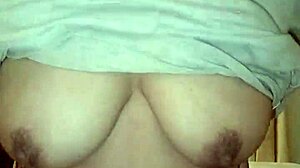 Estaba muy solita y le pedi a mi vecino que me haga compa�ia