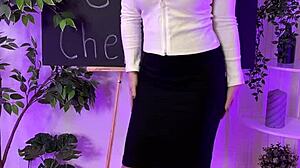 Nylon club features sisi in pantyhose