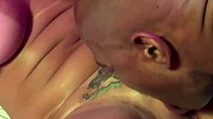 Esposa descobre traicao do marido e obriga o safado a foder com forca