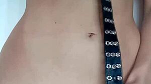 Castigándome Un Poquito Con Un Cinturón