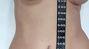 Castigándome Un Poquito Con Un Cinturón